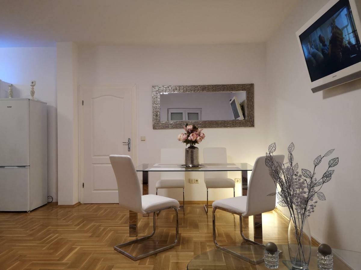 Suite Vigo เมดูลิน ภายนอก รูปภาพ